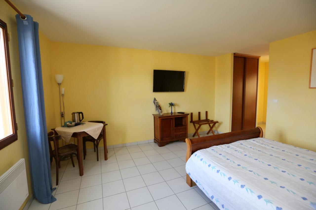 Hotel Le Relais Du Chateau Grignols  Exterior photo