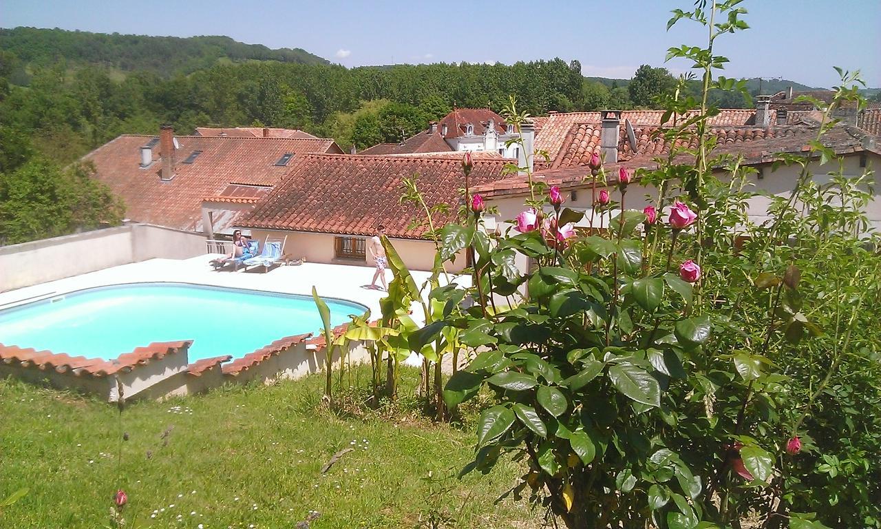 Hotel Le Relais Du Chateau Grignols  Exterior photo