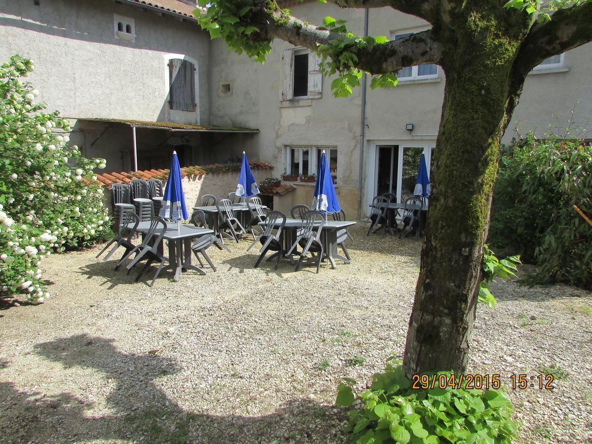 Hotel Le Relais Du Chateau Grignols  Exterior photo